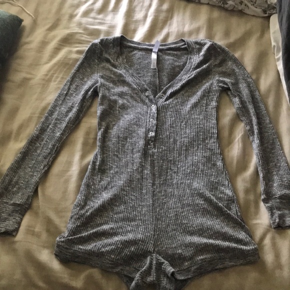 Cute n Playful Onesie - Picture 1 of 3